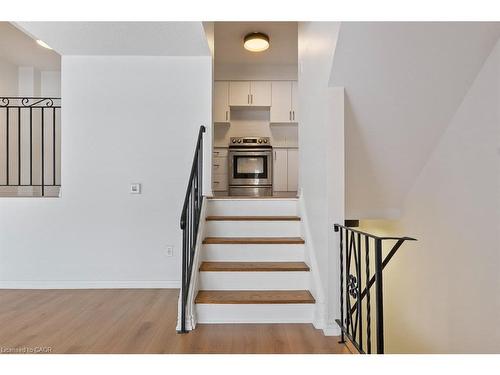 202-250 Montmorency Drive, Hamilton, ON - Indoor Photo Showing Other Room