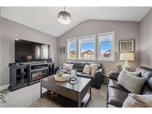 22 Marty Lane, New Hamburg, ON - Indoor Photo Showing Living Room
