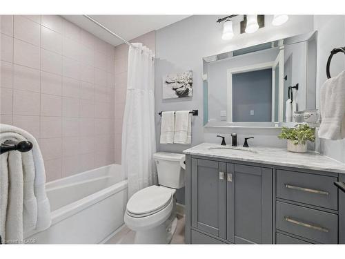22 Marty Lane, New Hamburg, ON - Indoor Photo Showing Bathroom