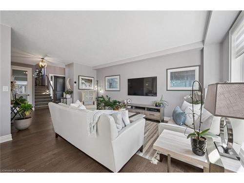 22 Marty Lane, New Hamburg, ON - Indoor Photo Showing Living Room