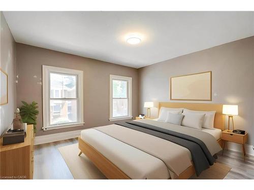 16 Eastbourne Avenue, Hamilton, ON - Indoor Photo Showing Bedroom