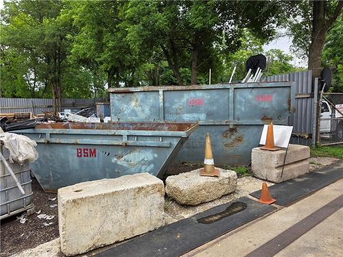 142 Charlotte Street, Brantford, ON 