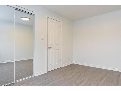212-250 Montmorency Drive, Hamilton, ON - Indoor Photo Showing Other Room