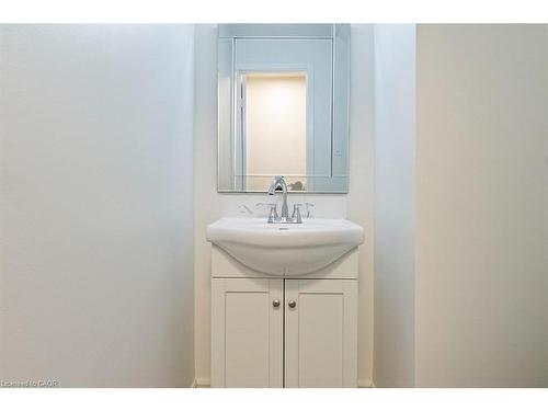 212-250 Montmorency Drive, Hamilton, ON - Indoor Photo Showing Bathroom