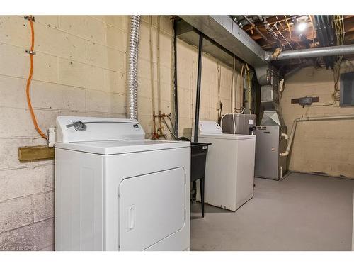 212-250 Montmorency Drive, Hamilton, ON - Indoor Photo Showing Laundry Room
