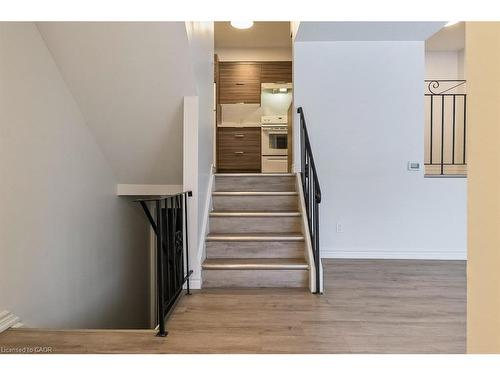 212-250 Montmorency Drive, Hamilton, ON - Indoor Photo Showing Other Room