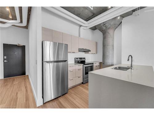 221-120 Huron Street, Guelph, ON - Indoor Photo Showing Kitchen With Double Sink