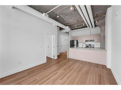 221-120 Huron Street, Guelph, ON - Indoor