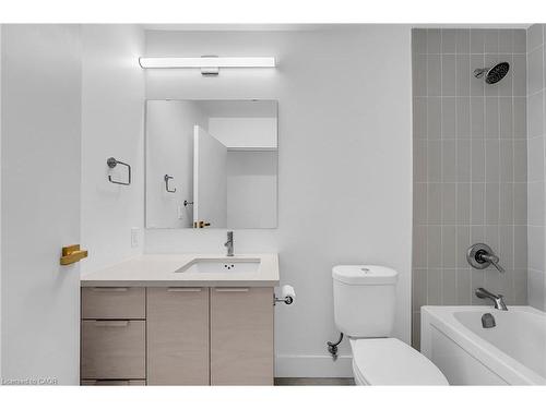 221-120 Huron Street, Guelph, ON - Indoor Photo Showing Bathroom