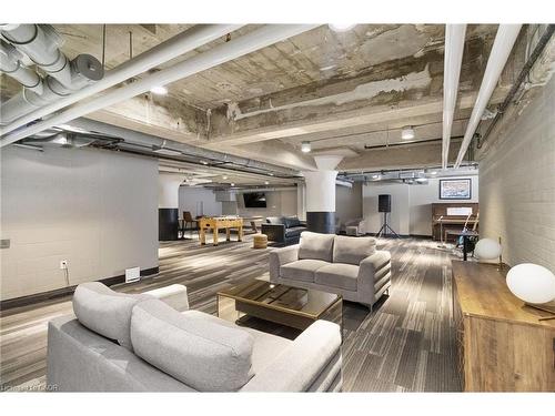 221-120 Huron Street, Guelph, ON - Indoor