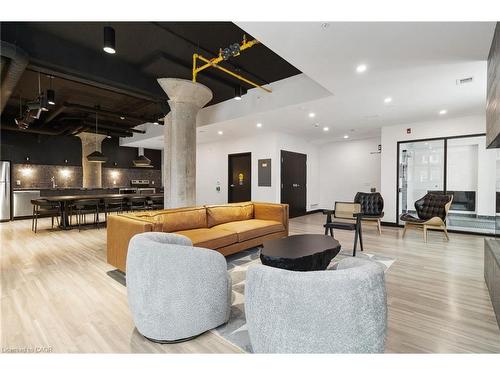 221-120 Huron Street, Guelph, ON - Indoor