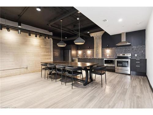 221-120 Huron Street, Guelph, ON - Indoor