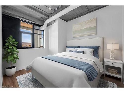221-120 Huron Street, Guelph, ON - Indoor Photo Showing Bedroom