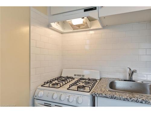 73 Albany Avenue, Hamilton, ON - Indoor Photo Showing Kitchen
