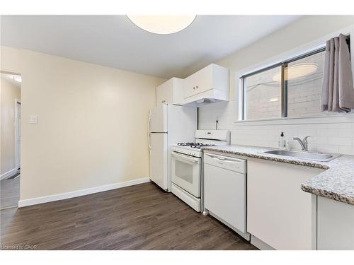 73 Albany Avenue, Hamilton, ON - Indoor Photo Showing Kitchen