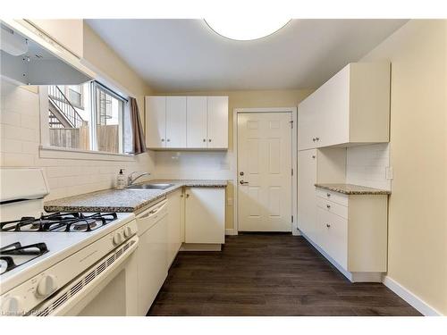 73 Albany Avenue, Hamilton, ON - Indoor Photo Showing Kitchen