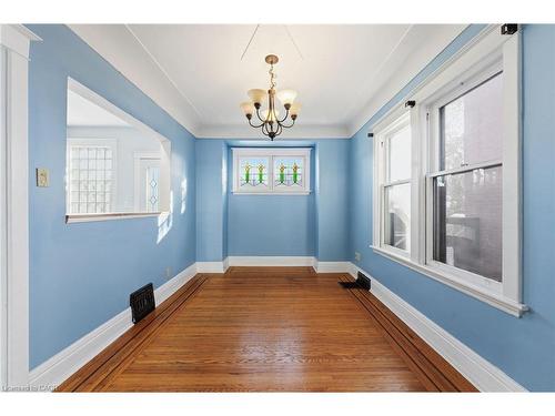 67 Kensington Avenue S, Hamilton, ON - Indoor Photo Showing Other Room