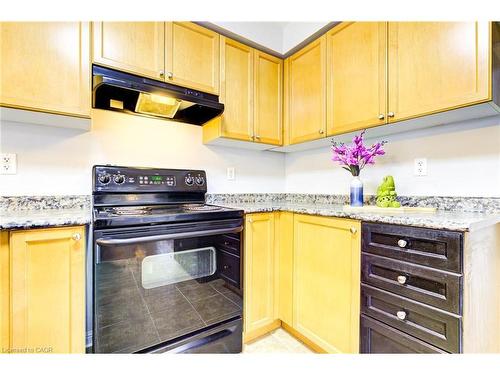 57 Garth Massey Drive, Cambridge, ON - Indoor Photo Showing Kitchen