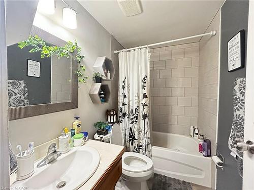 62 Lewis Crescent, Kitchener, ON - Indoor Photo Showing Bathroom