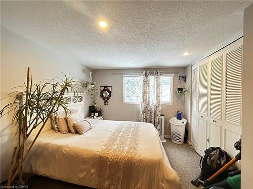 62 Lewis Crescent, Kitchener, ON - Indoor Photo Showing Bedroom