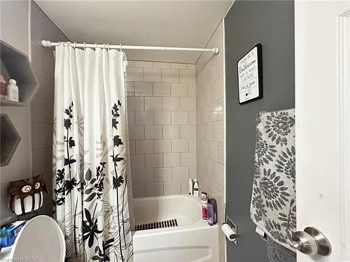 62 Lewis Crescent, Kitchener, ON - Indoor Photo Showing Bathroom