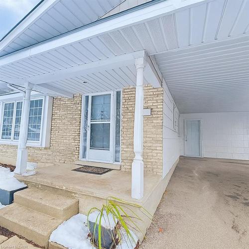 62 Lewis Crescent, Kitchener, ON - Outdoor