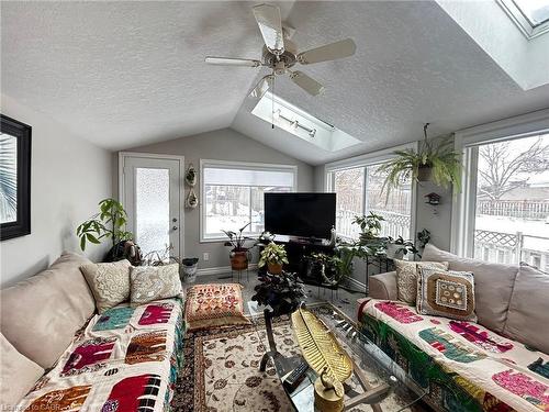 62 Lewis Crescent, Kitchener, ON - Indoor Photo Showing Living Room