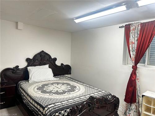 62 Lewis Crescent, Kitchener, ON - Indoor Photo Showing Bedroom