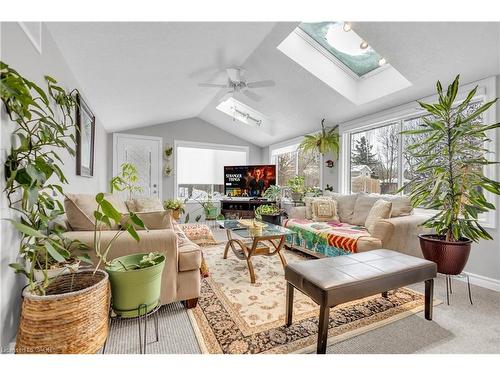 62 Lewis Crescent, Kitchener, ON - Indoor Photo Showing Living Room