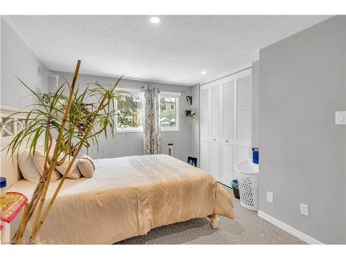 62 Lewis Crescent, Kitchener, ON - Indoor Photo Showing Bedroom