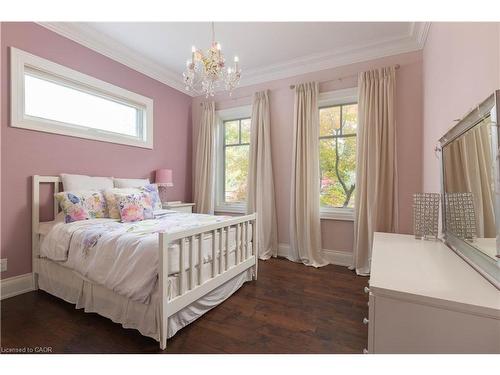 2073 Deramore Drive, Oakville, ON - Indoor Photo Showing Bedroom