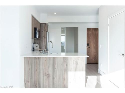 2114-25 Wellington Street S, Kitchener, ON - Indoor