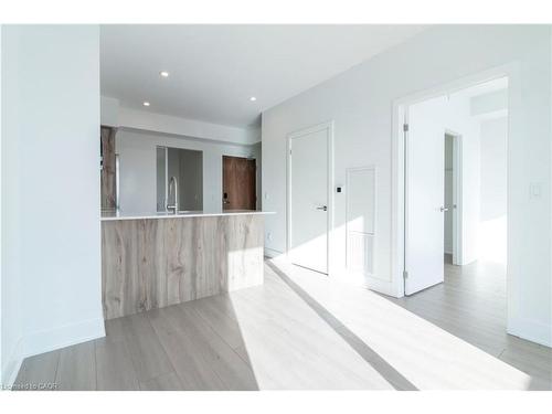 2114-25 Wellington Street S, Kitchener, ON - Indoor Photo Showing Other Room
