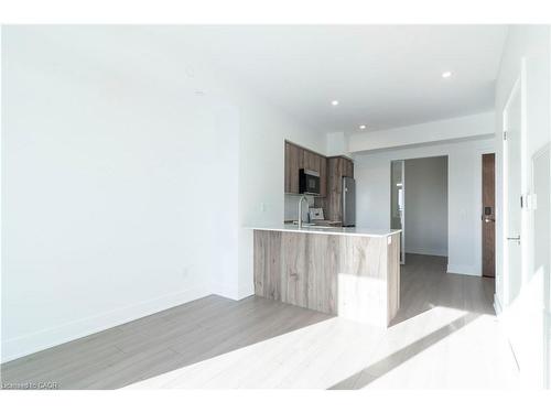 2114-25 Wellington Street S, Kitchener, ON - Indoor