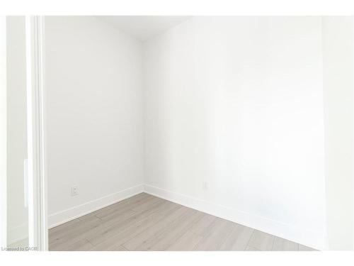 2114-25 Wellington Street S, Kitchener, ON - Indoor Photo Showing Other Room