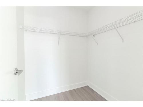 2114-25 Wellington Street S, Kitchener, ON - Indoor With Storage