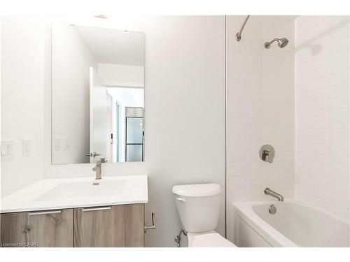 2114-25 Wellington Street S, Kitchener, ON - Indoor Photo Showing Bathroom