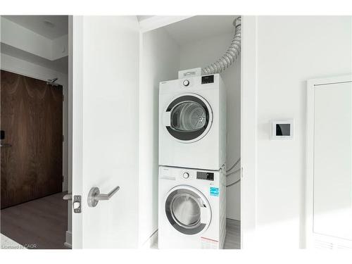 2114-25 Wellington Street S, Kitchener, ON - Indoor Photo Showing Laundry Room