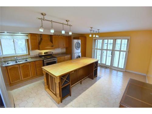 689 Penny Lane, Burlington, ON - Indoor Photo Showing Kitchen With Double Sink