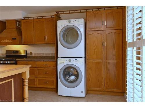 689 Penny Lane, Burlington, ON - Indoor Photo Showing Laundry Room