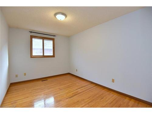 689 Penny Lane, Burlington, ON - Indoor Photo Showing Other Room