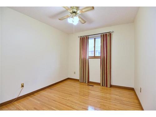 689 Penny Lane, Burlington, ON - Indoor Photo Showing Other Room