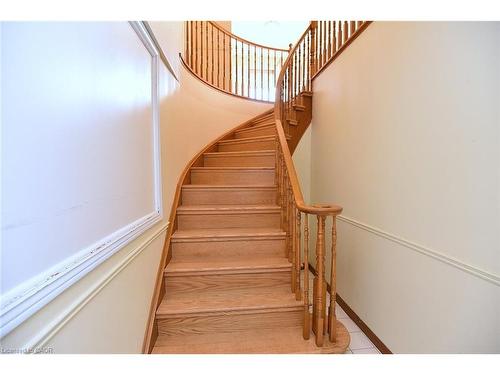 689 Penny Lane, Burlington, ON - Indoor Photo Showing Other Room