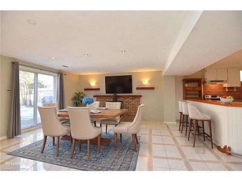689 Penny Lane, Burlington, ON - Indoor Photo Showing Dining Room