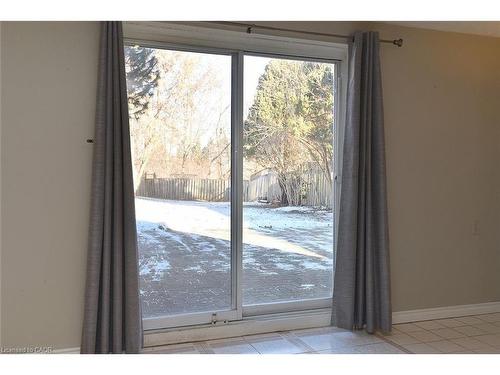 689 Penny Lane, Burlington, ON - Indoor Photo Showing Other Room