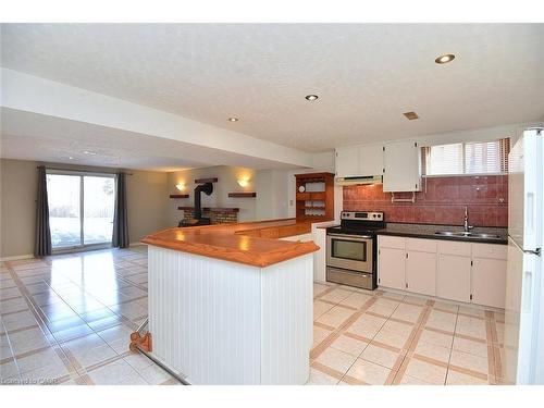 689 Penny Lane, Burlington, ON - Indoor Photo Showing Kitchen With Double Sink
