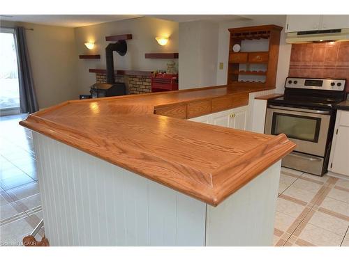 689 Penny Lane, Burlington, ON - Indoor Photo Showing Kitchen
