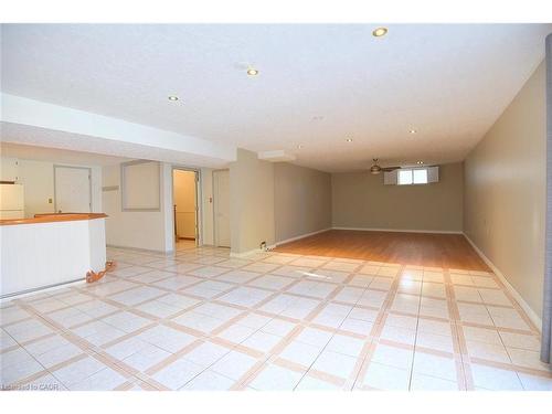 689 Penny Lane, Burlington, ON - Indoor Photo Showing Other Room