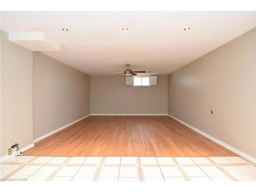 689 Penny Lane, Burlington, ON - Indoor Photo Showing Other Room