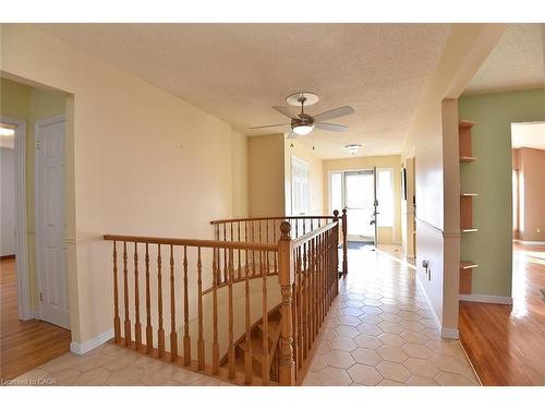 689 Penny Lane, Burlington, ON - Indoor Photo Showing Other Room